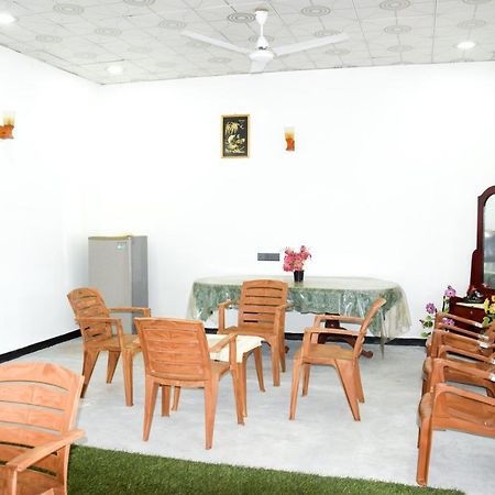 Tharaka Homestay Weligama Exteriör bild