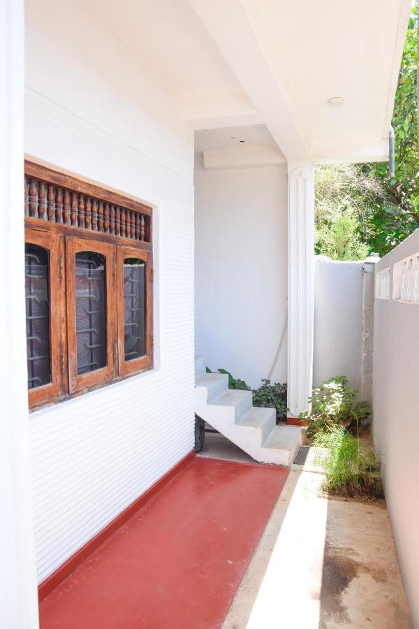 Tharaka Homestay Weligama Exteriör bild