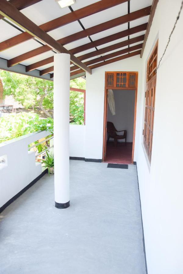 Tharaka Homestay Weligama Exteriör bild