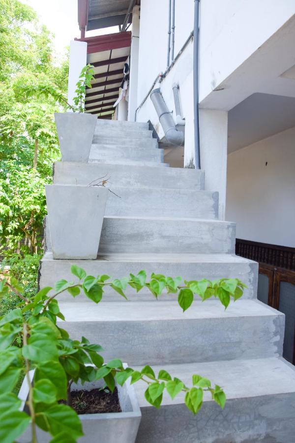 Tharaka Homestay Weligama Exteriör bild