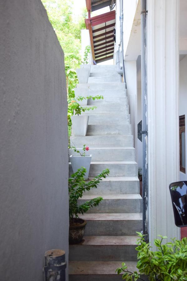 Tharaka Homestay Weligama Exteriör bild